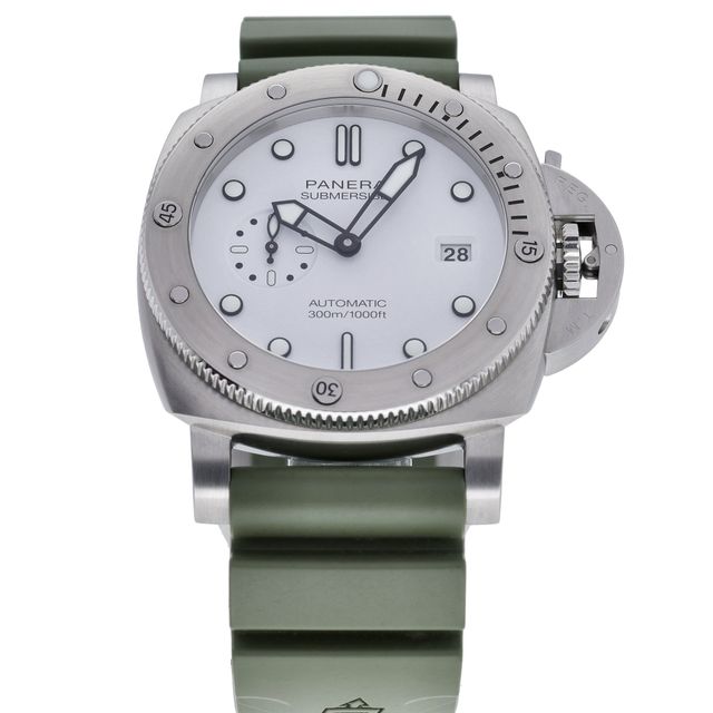 Panerai Submersible QuarantaQuattro PAM01595 Image 6